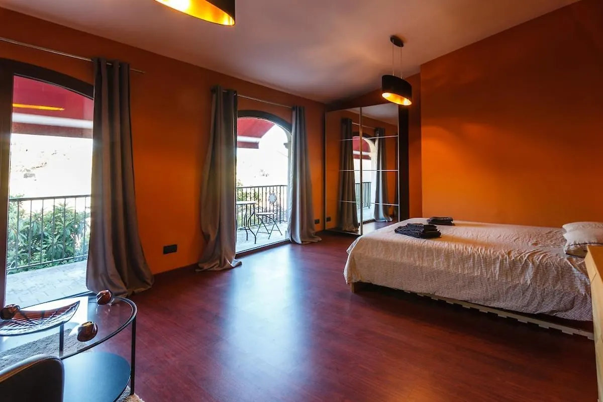 Villa With Garden, Pool And Views, Remote-Working كامبانيت بيت للعطل