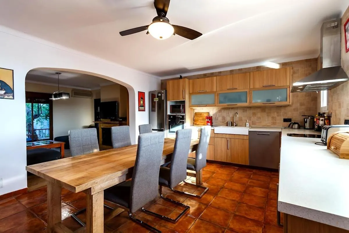 Villa With Garden, Pool And Views, Remote-Working كامبانيت